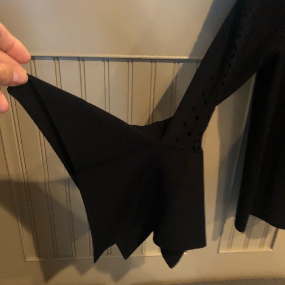 Elie Tahari fine gauge merino sweater - Picture 2 of 9